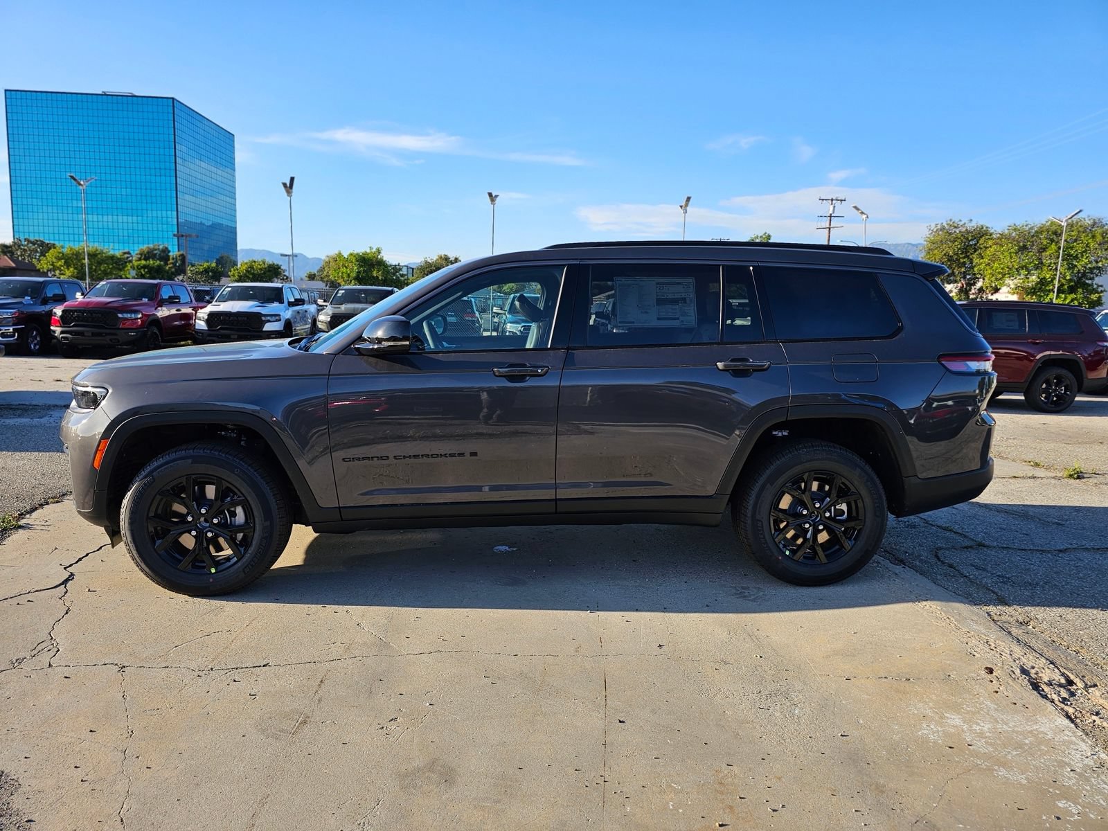 New 2026 Jeep Grand Cherokee L Altitude RWD image 4