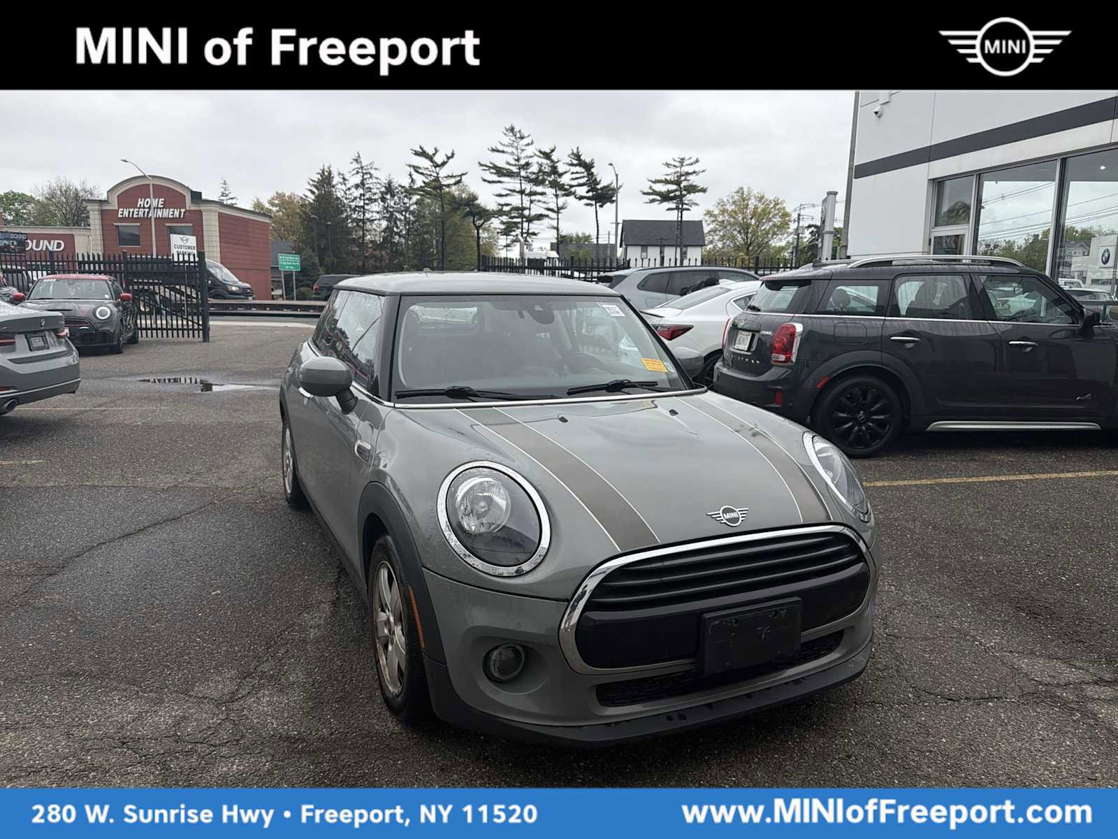 Used 2021 MINI Cooper 2-Door Hardtop FWD image 1