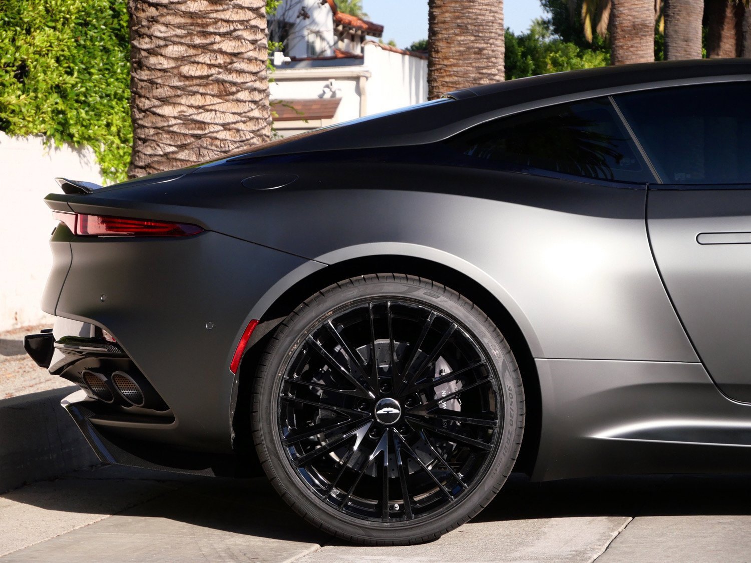 Used 2020 Aston Martin DBS Superleggera image 16