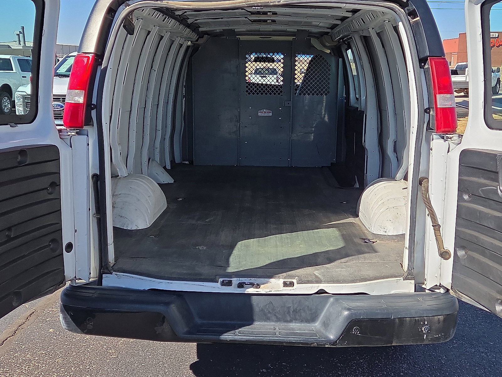 Used 2020 Chevrolet Express 2500 Extended w/ Communications Package image 8