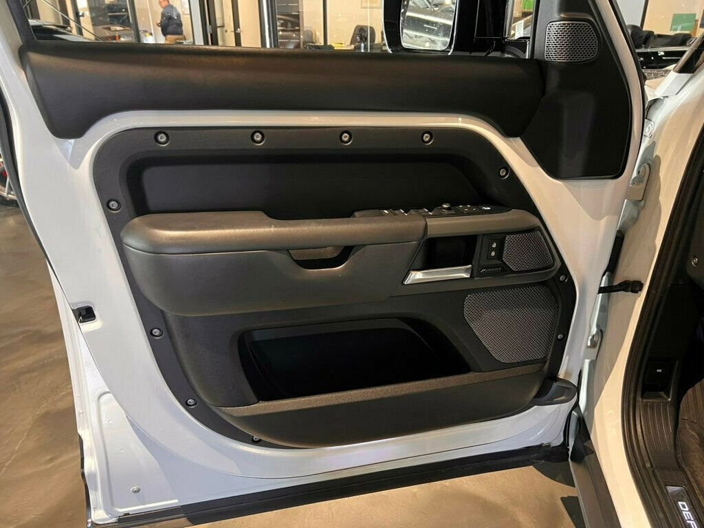 Used 2021 Land Rover Defender 110 X-Dynamic HSE image 14