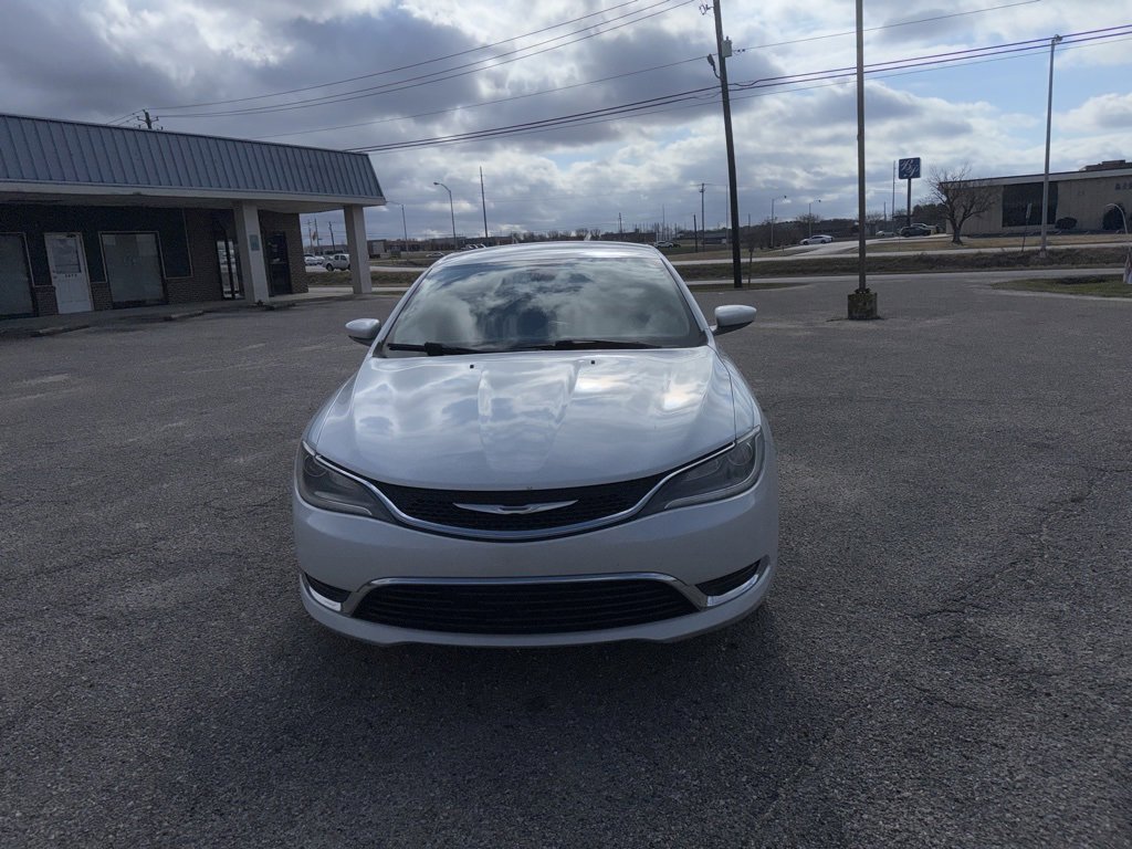 Used 2015 Chrysler 200 Limited w/ Convenience Group image 3