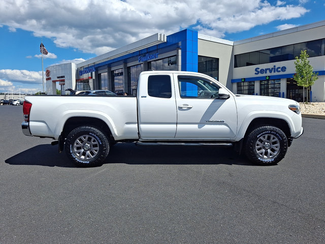 Used 2017 Toyota Tacoma SR5 AWD/4WD image 7