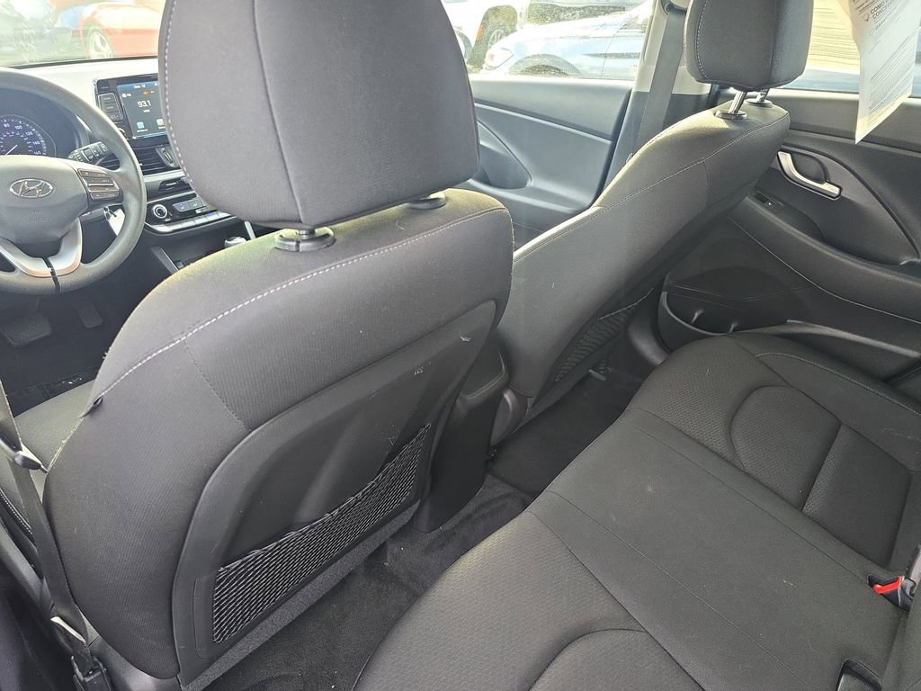 Used 2018 Hyundai Elantra GT image 13