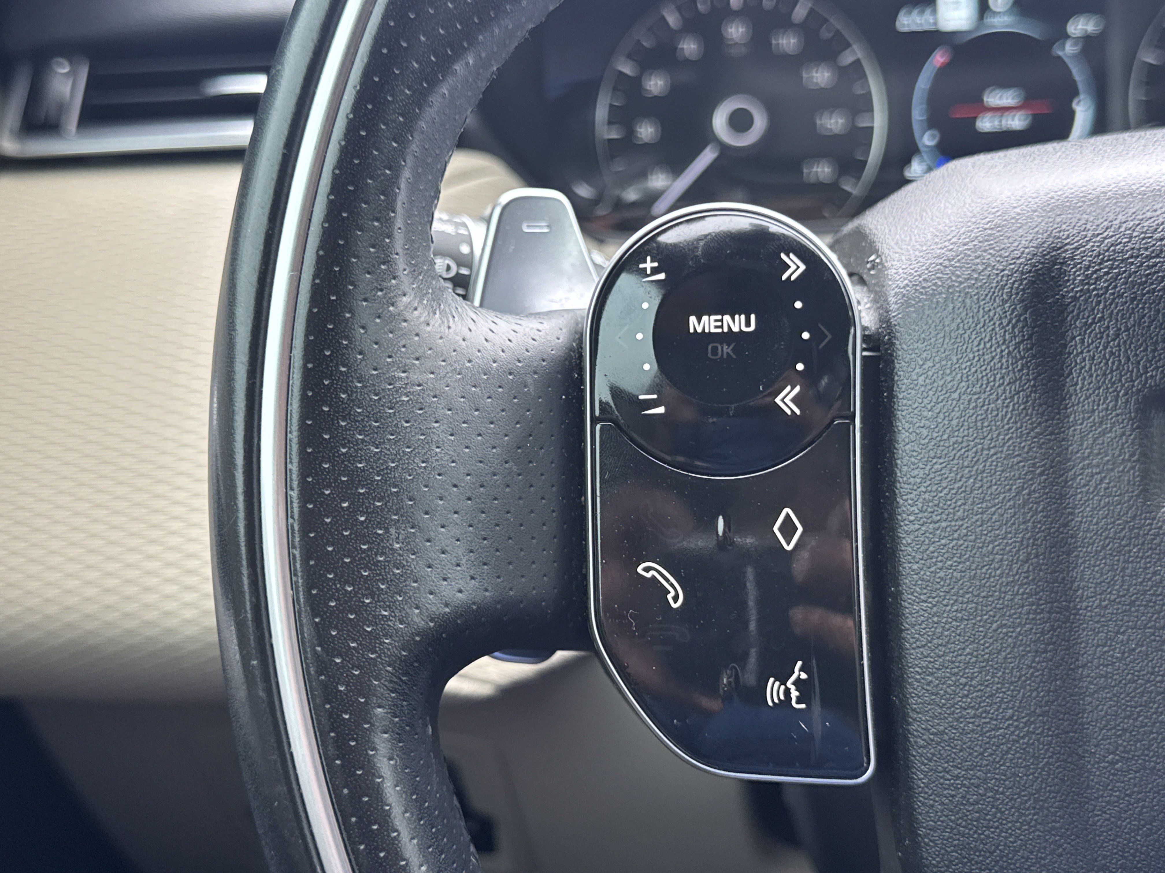 Used 2020 Land Rover Range Rover Velar R-Dynamic S image 14