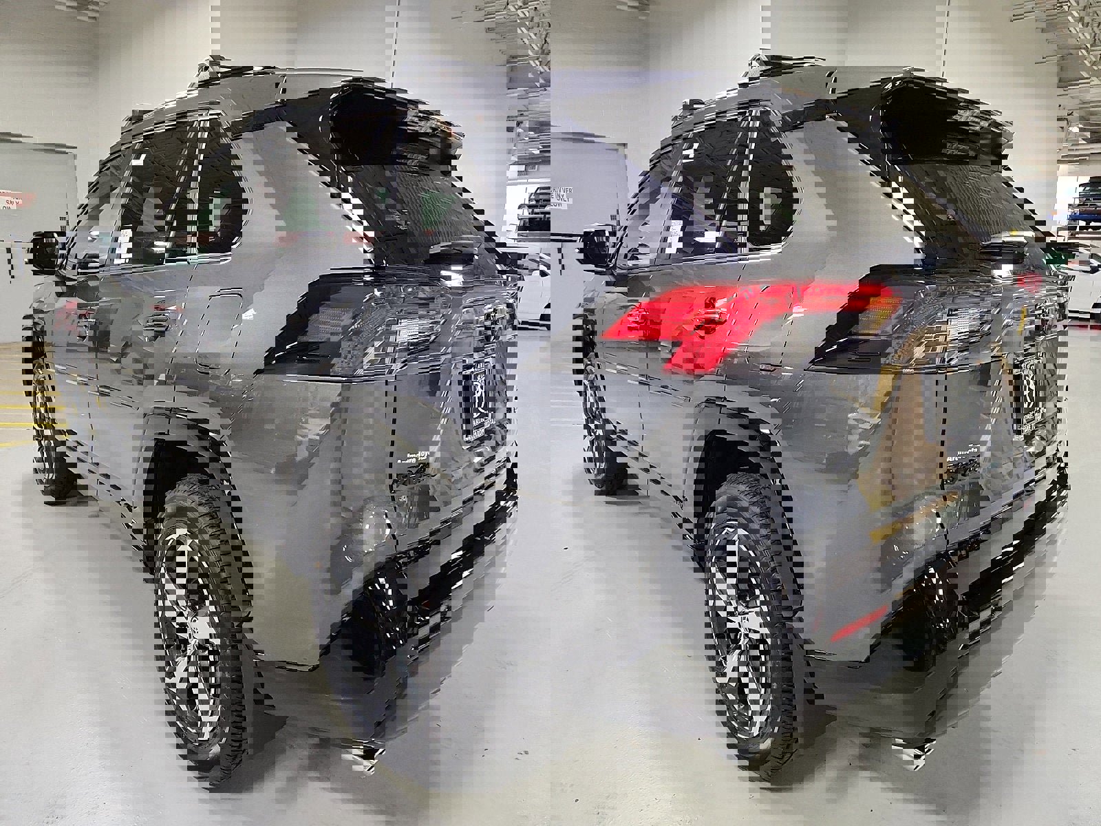 New 2025 Toyota RAV4 SE image 3