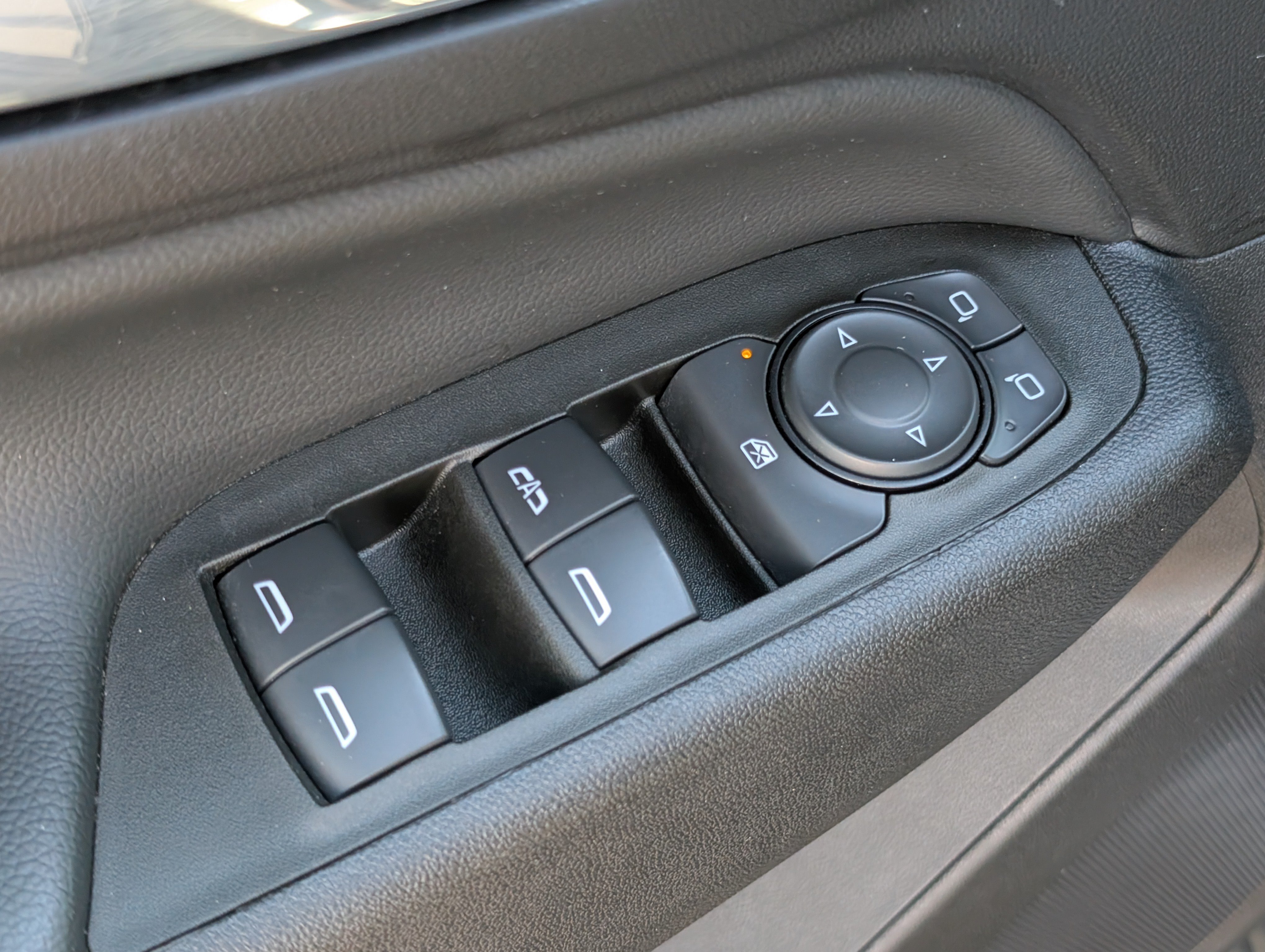 Used 2024 Chevrolet Equinox LT AWD/4WD image 16