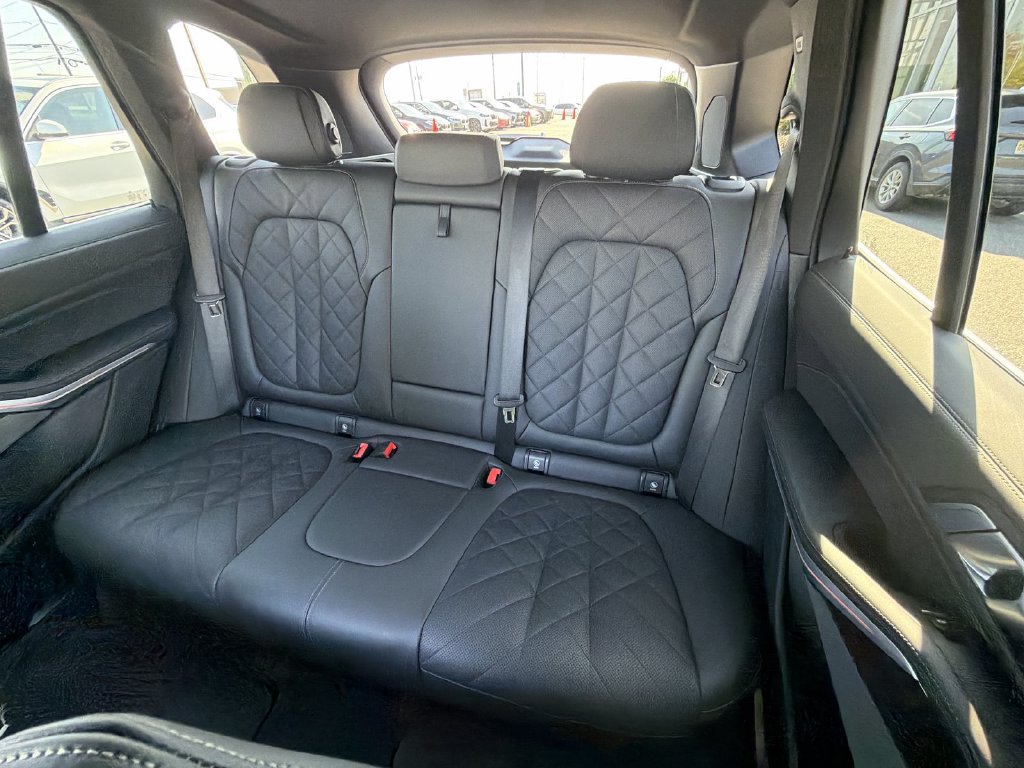 Used 2024 BMW X5 xDrive40i w/ Premium Package AWD/4WD image 21