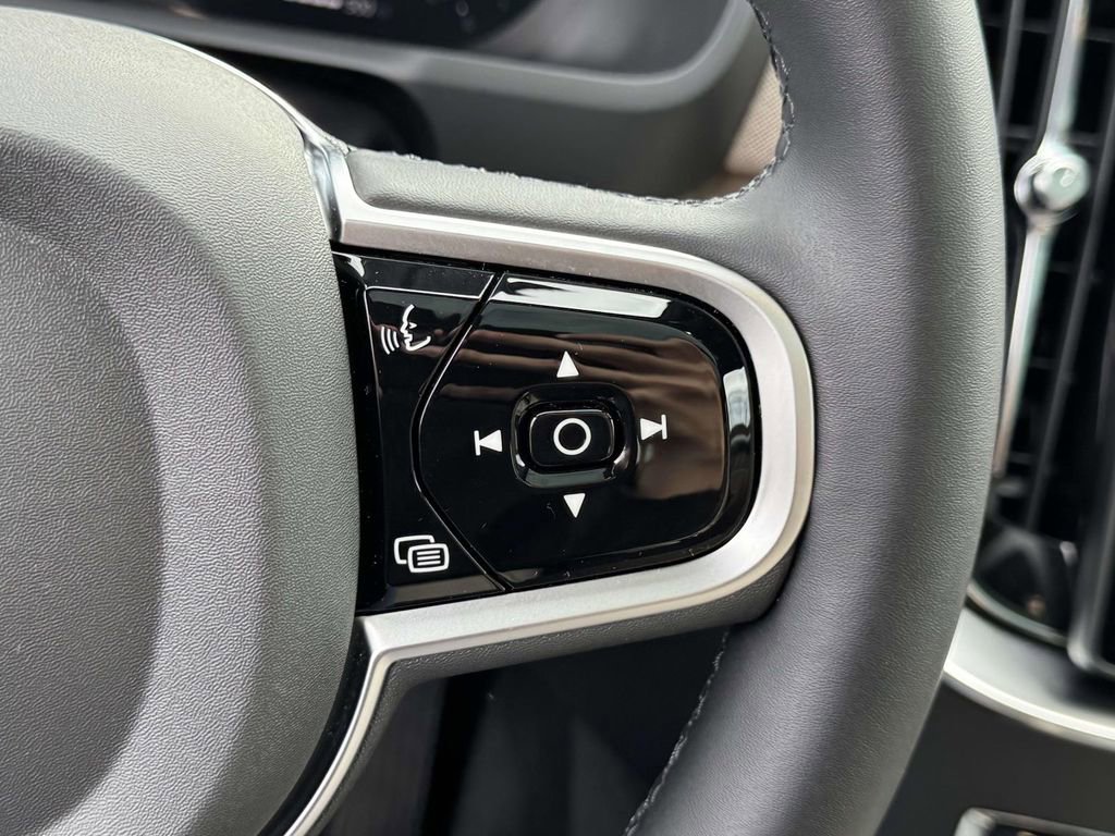 Certified 2026 Volvo XC90 B6 Plus w/ Protection Package image 21