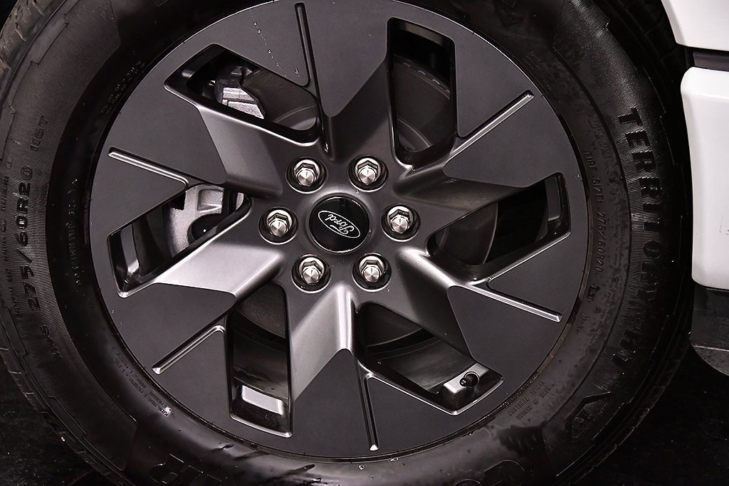 Used 2024 Ford F150 Lightning Flash image 9