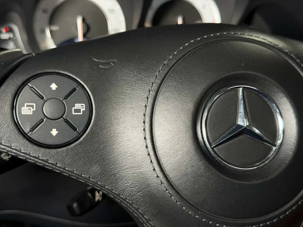 Used 2011 Mercedes-Benz SL 550 w/ Premium I Pkg image 24