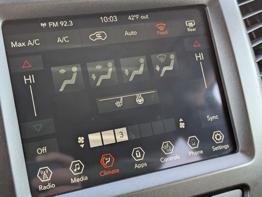 Used 2021 Jeep Cherokee Trailhawk image 23