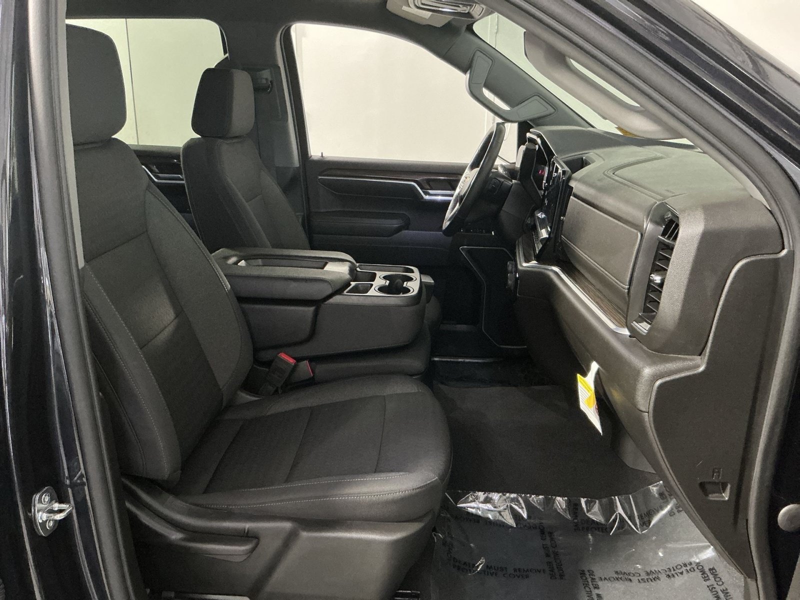 Used 2022 Chevrolet Silverado 1500 LT AWD/4WD image 24