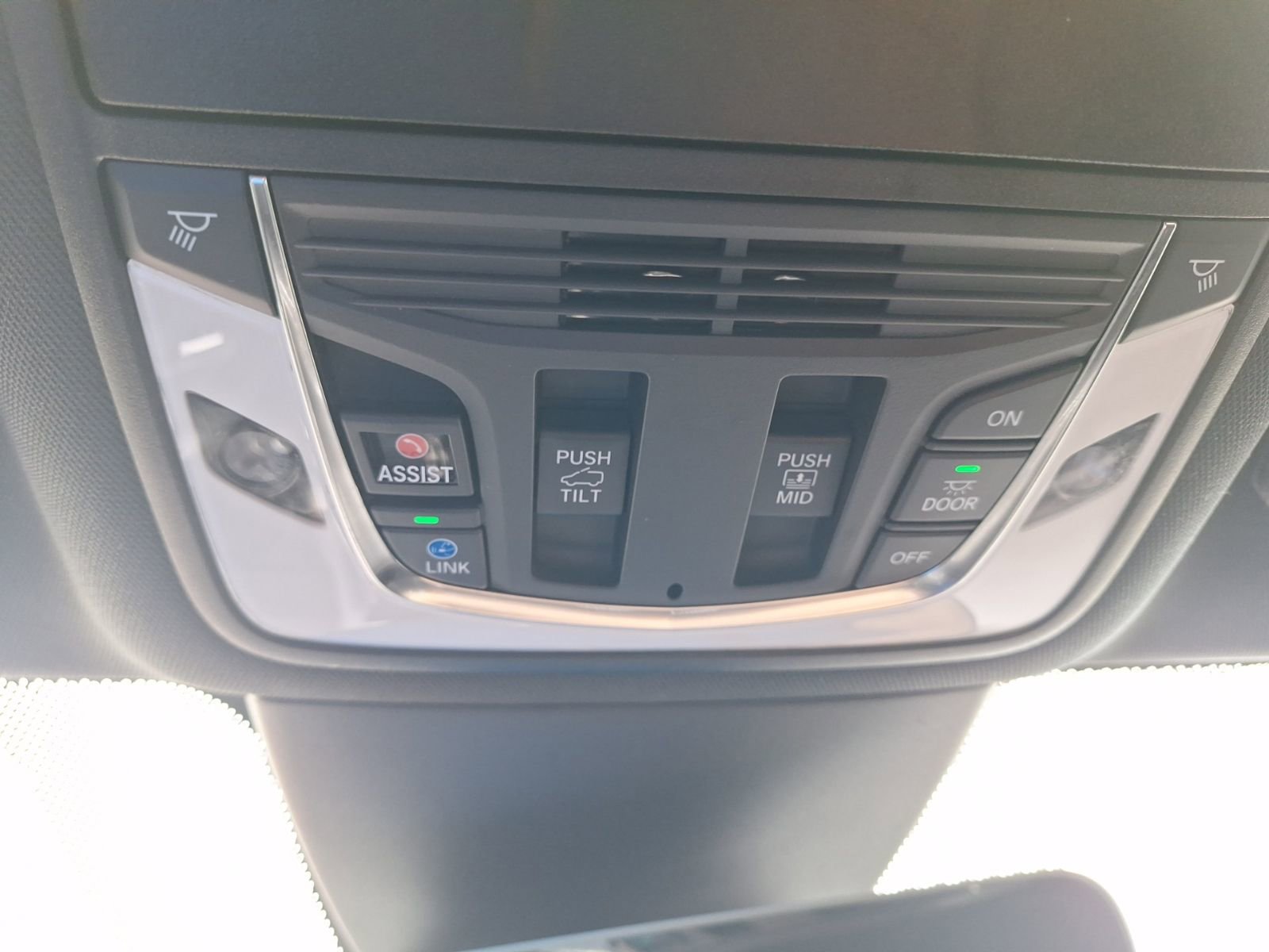 Used 2022 Acura MDX A-Spec image 32