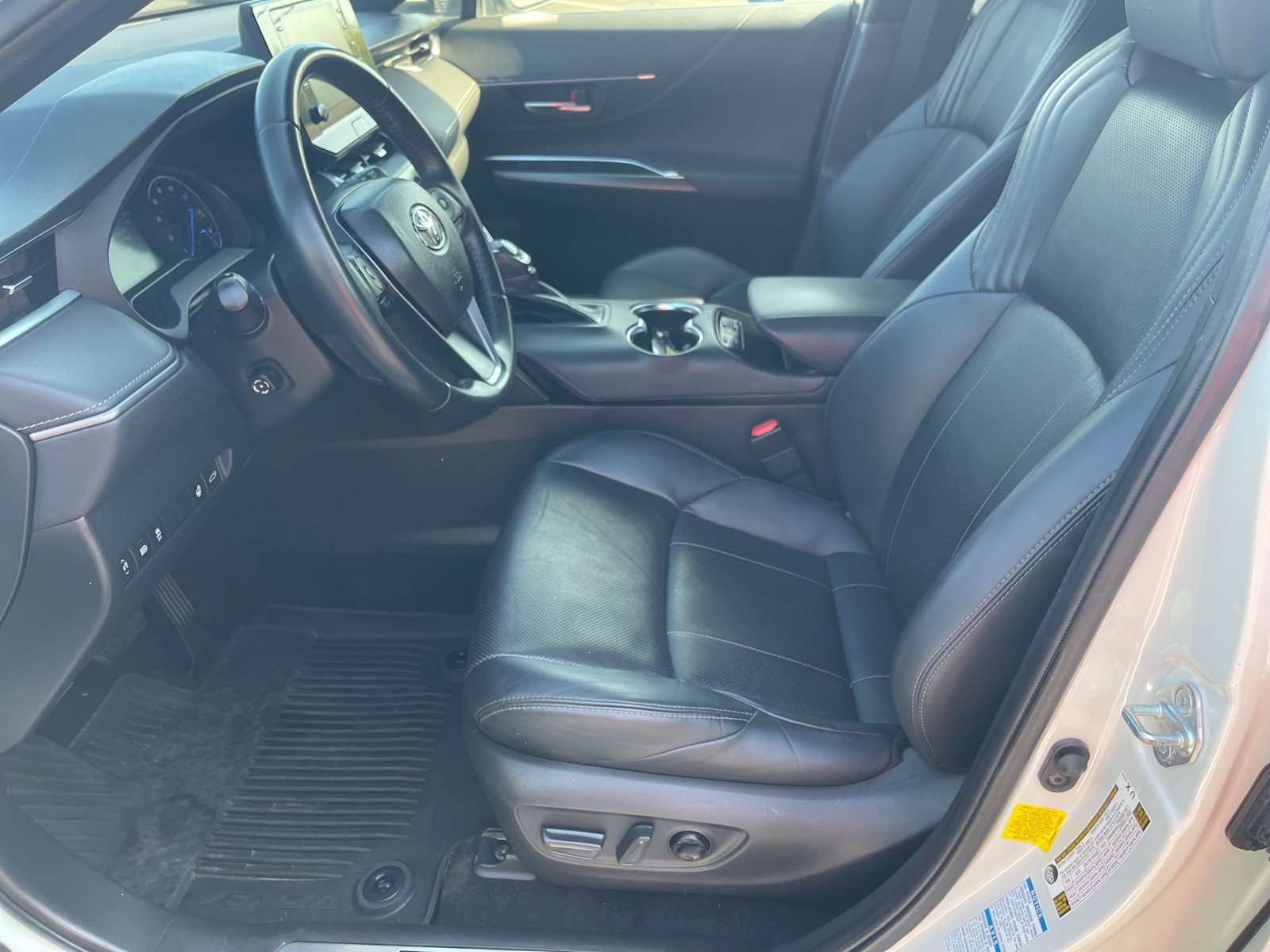 Used 2021 Toyota Venza XLE w/ Softex Package image 10