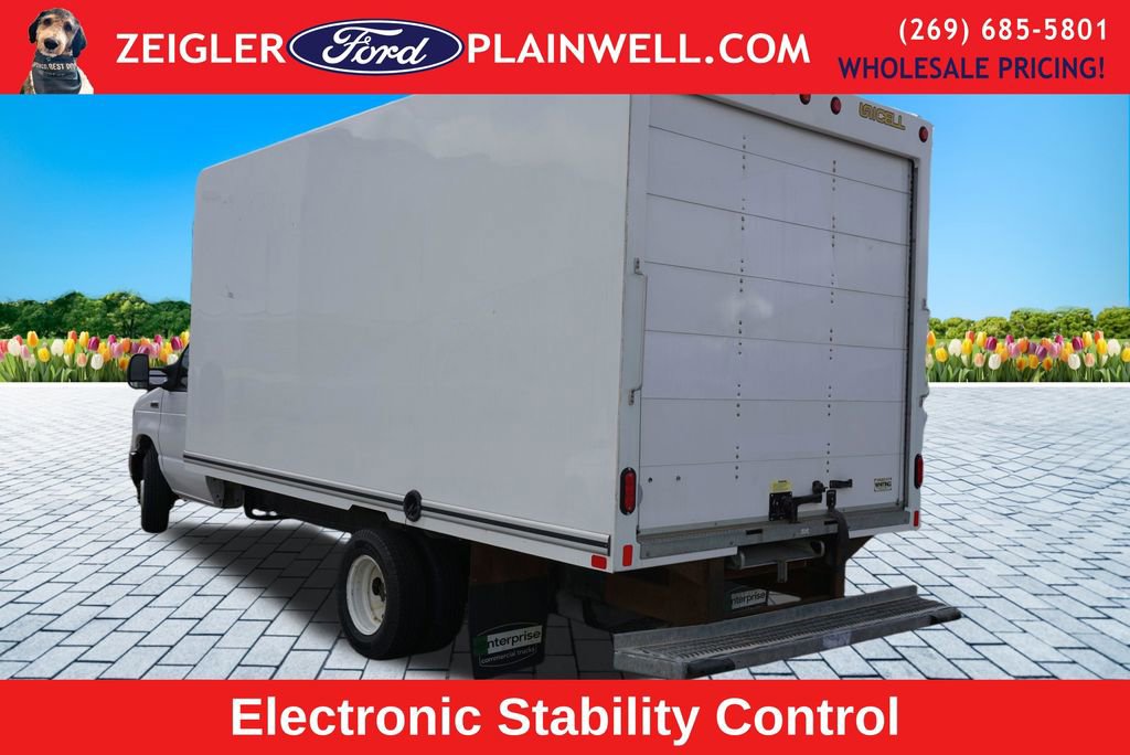 Used 2024 Ford E-450 and Econoline 450 Super Duty RWD image 3