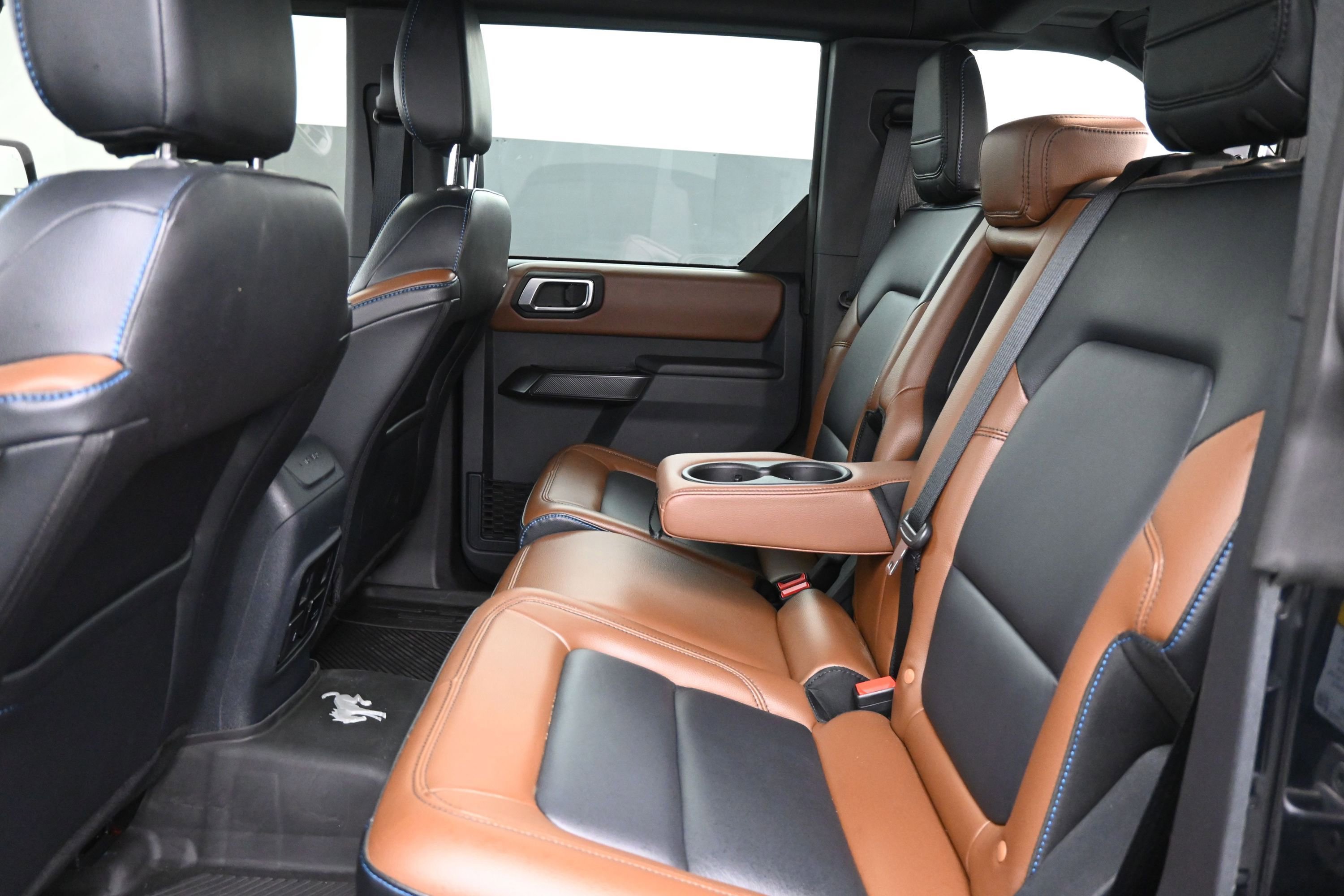 Used 2024 Ford Bronco Outer Banks w/ Sasquatch Package AWD/4WD image 17