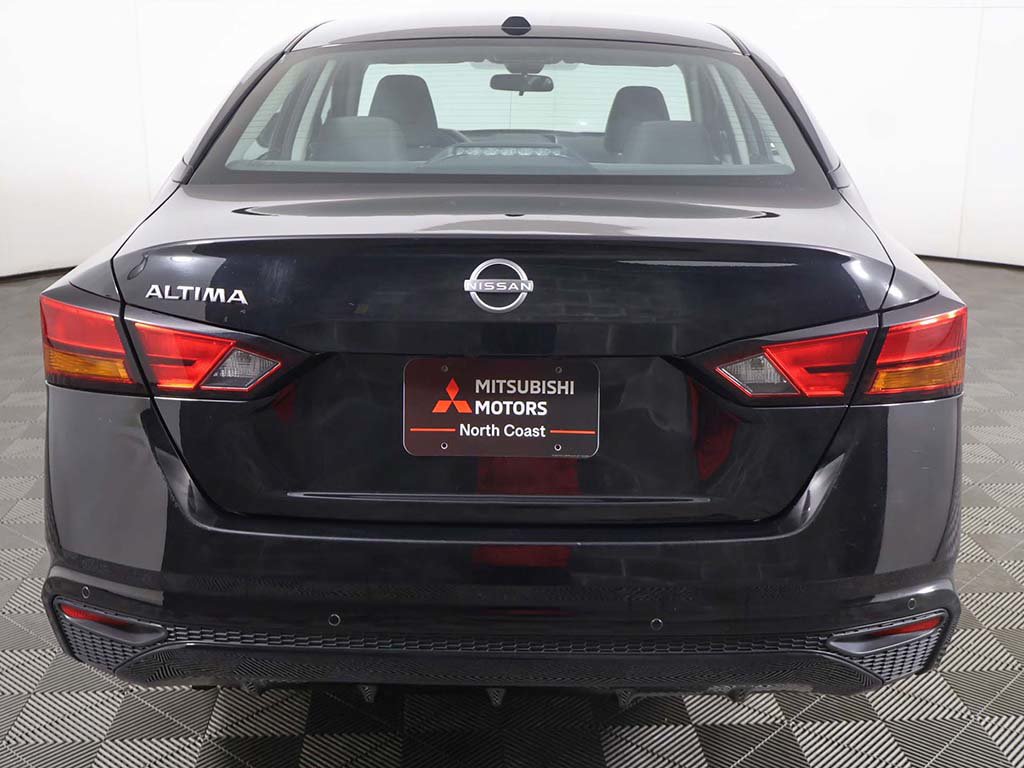 Used 2025 Nissan Altima 2.5 SV FWD image 9