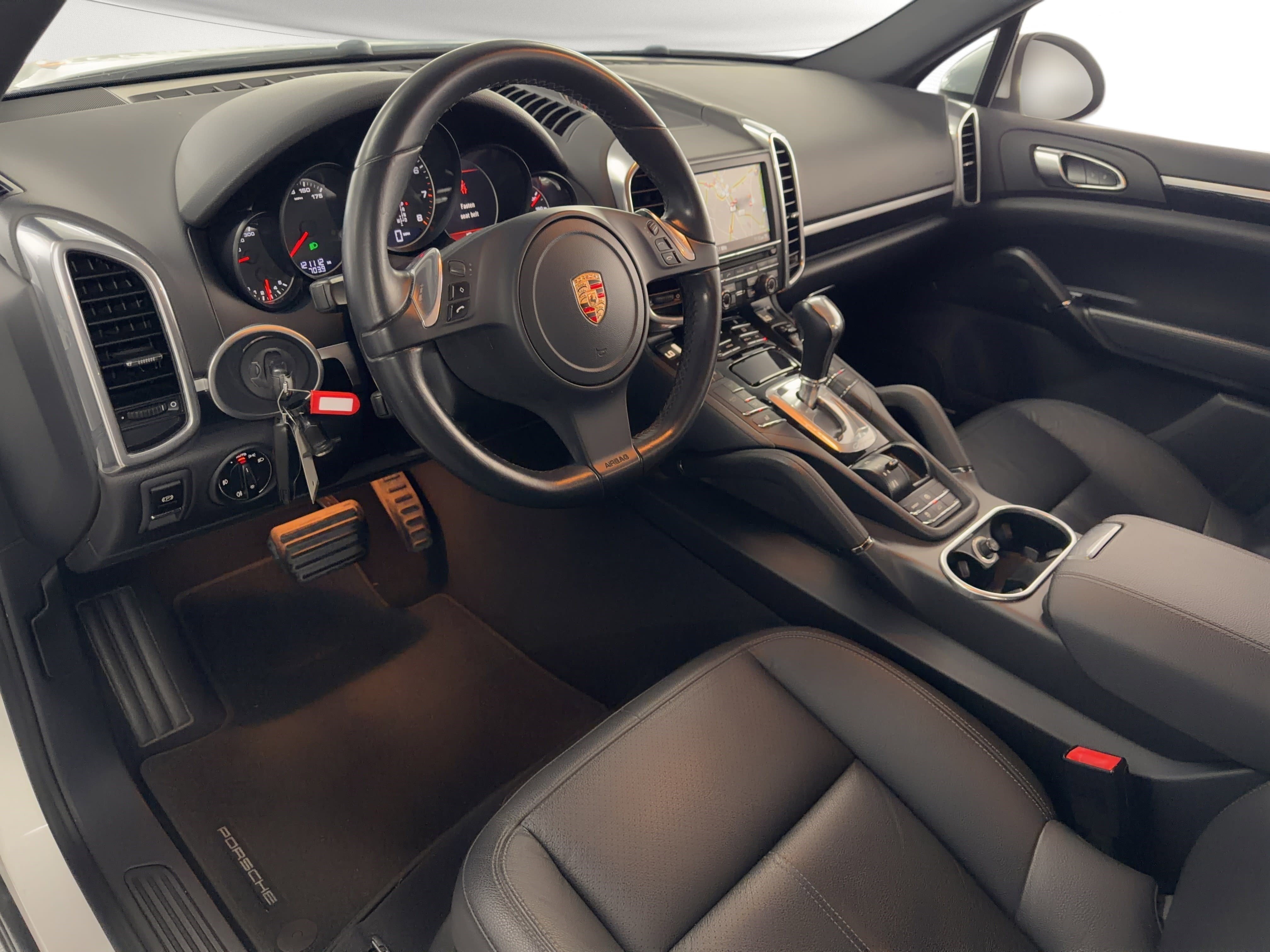 Used 2012 Porsche Cayenne AWD/4WD image 4