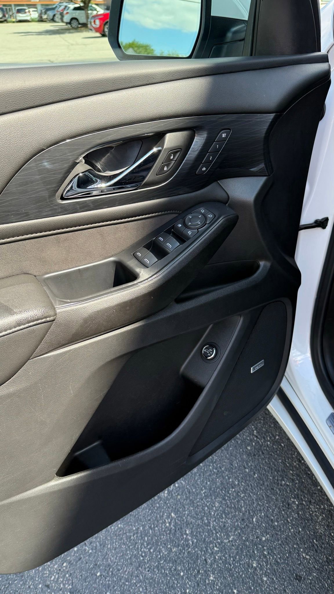 Used 2022 Chevrolet Traverse High Country image 25