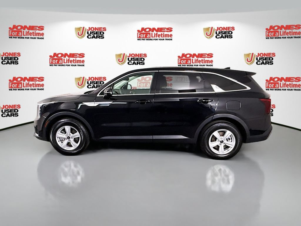 Certified 2025 Kia Sorento LX FWD image 14