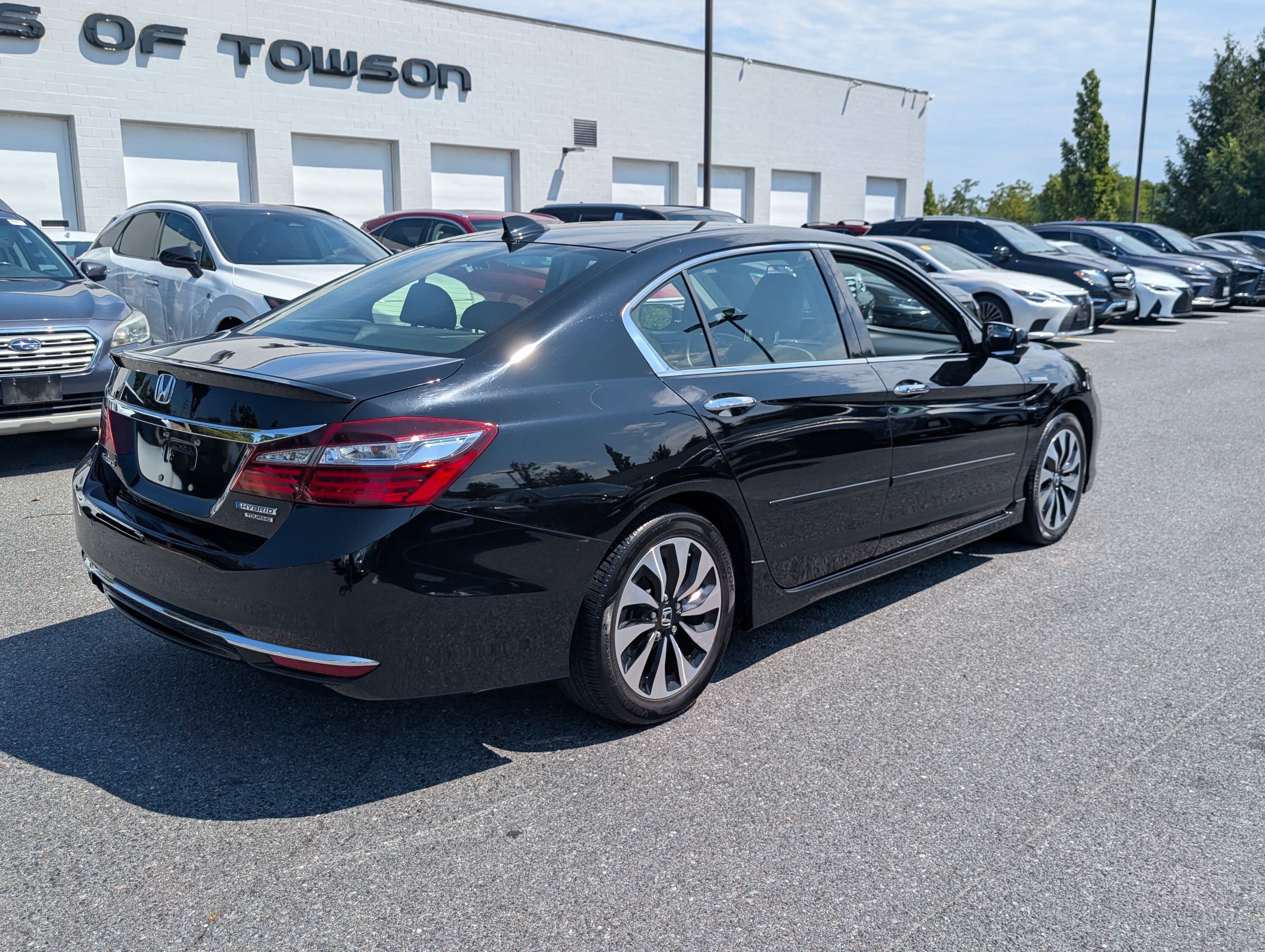 Used 2017 Honda Accord Touring image 3