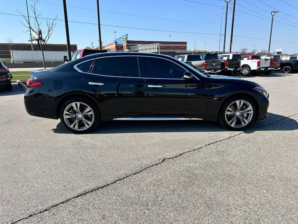 Used 2017 INFINITI Q70 L 3.7 image 6