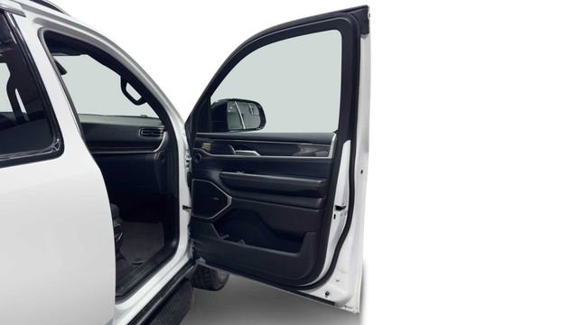 Used 2023 Jeep Wagoneer 2WD image 9