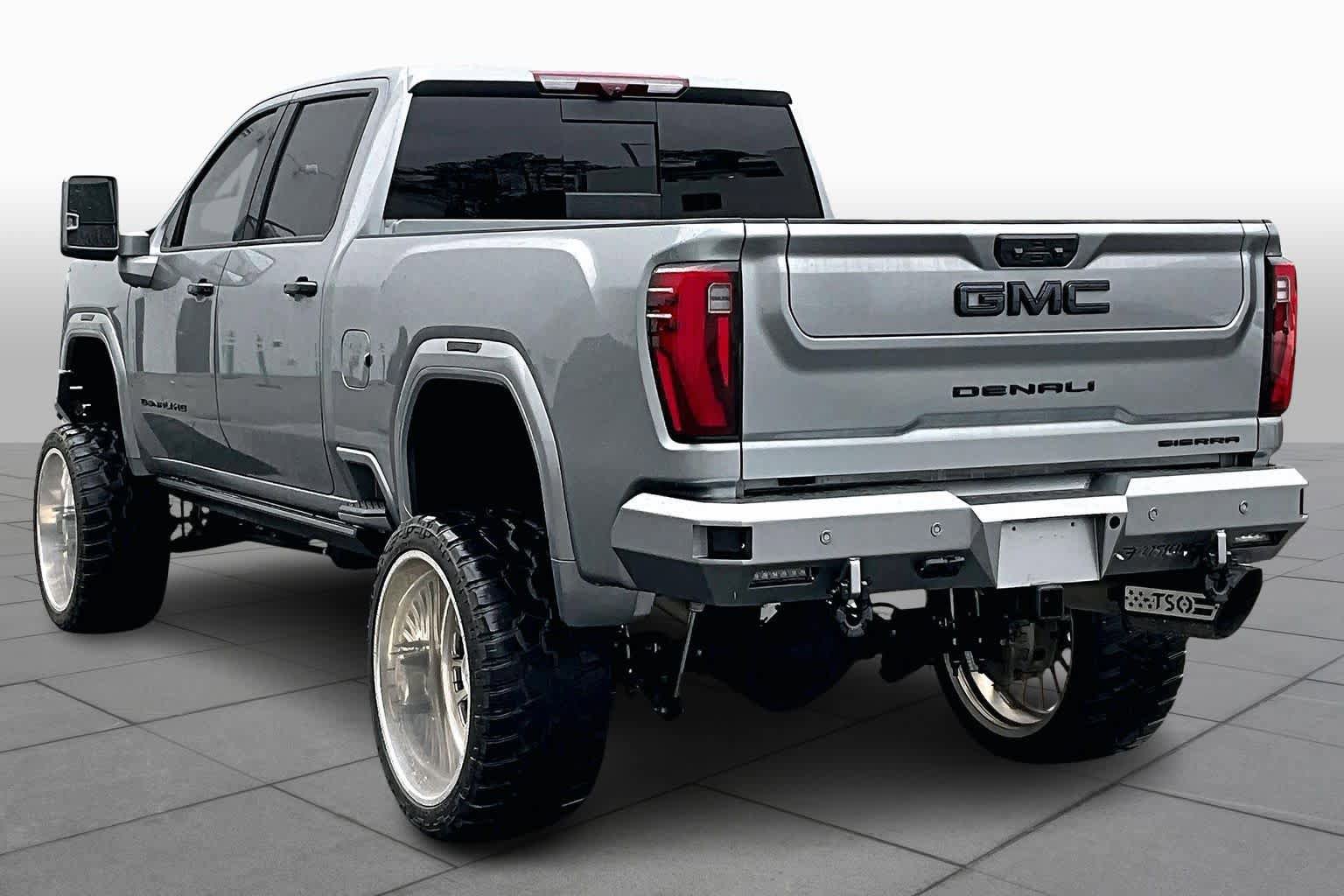 Used 2024 GMC Sierra 2500 Denali Ultimate w/ Max Trailering Package image 12