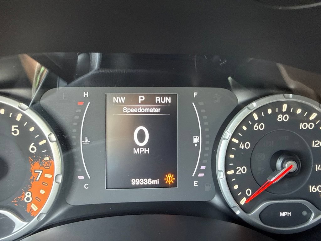 Used 2018 Jeep Renegade Latitude FWD image 9