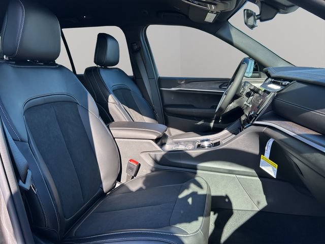 New 2026 Jeep Grand Cherokee Altitude AWD/4WD image 18