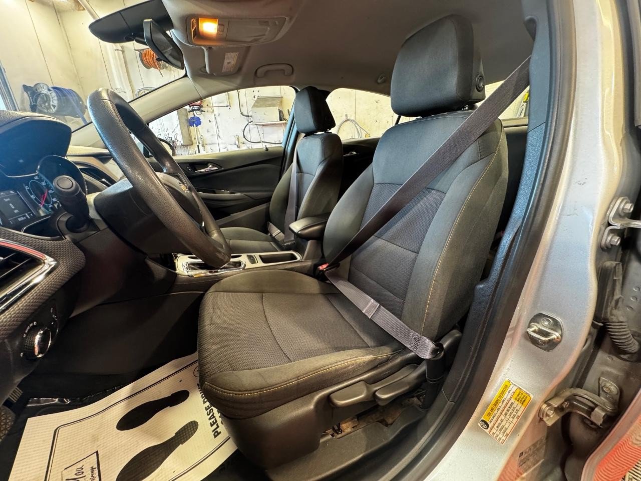 Used 2017 Chevrolet Cruze LS FWD image 14