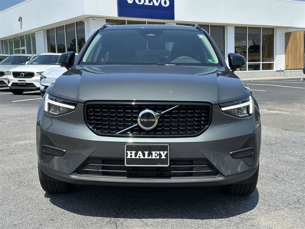 New 2026 Volvo XC40 B4 Plus w/ Climate Package image 23