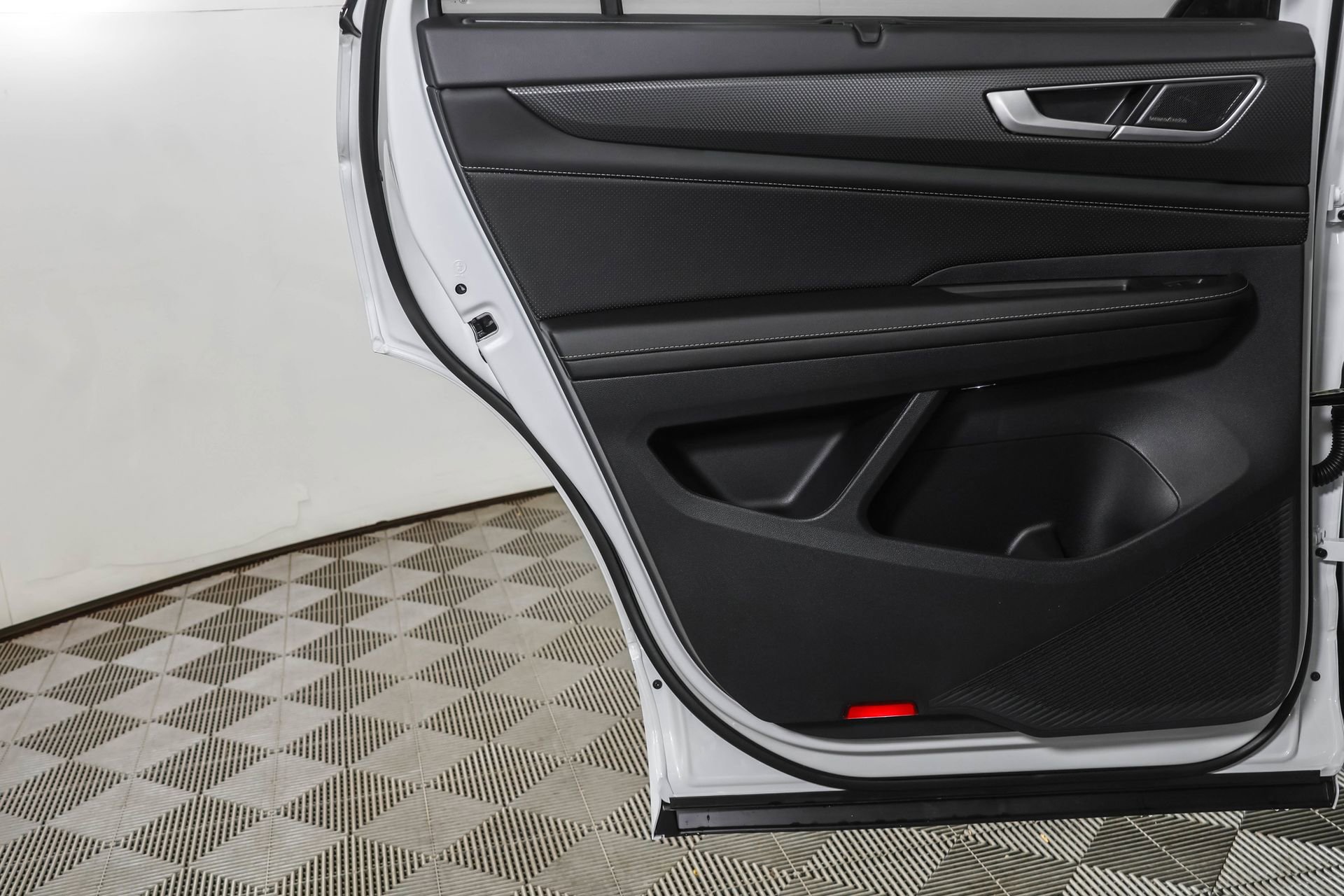 New 2026 Volkswagen Atlas Cross Sport SEL Premium R-Line image 38