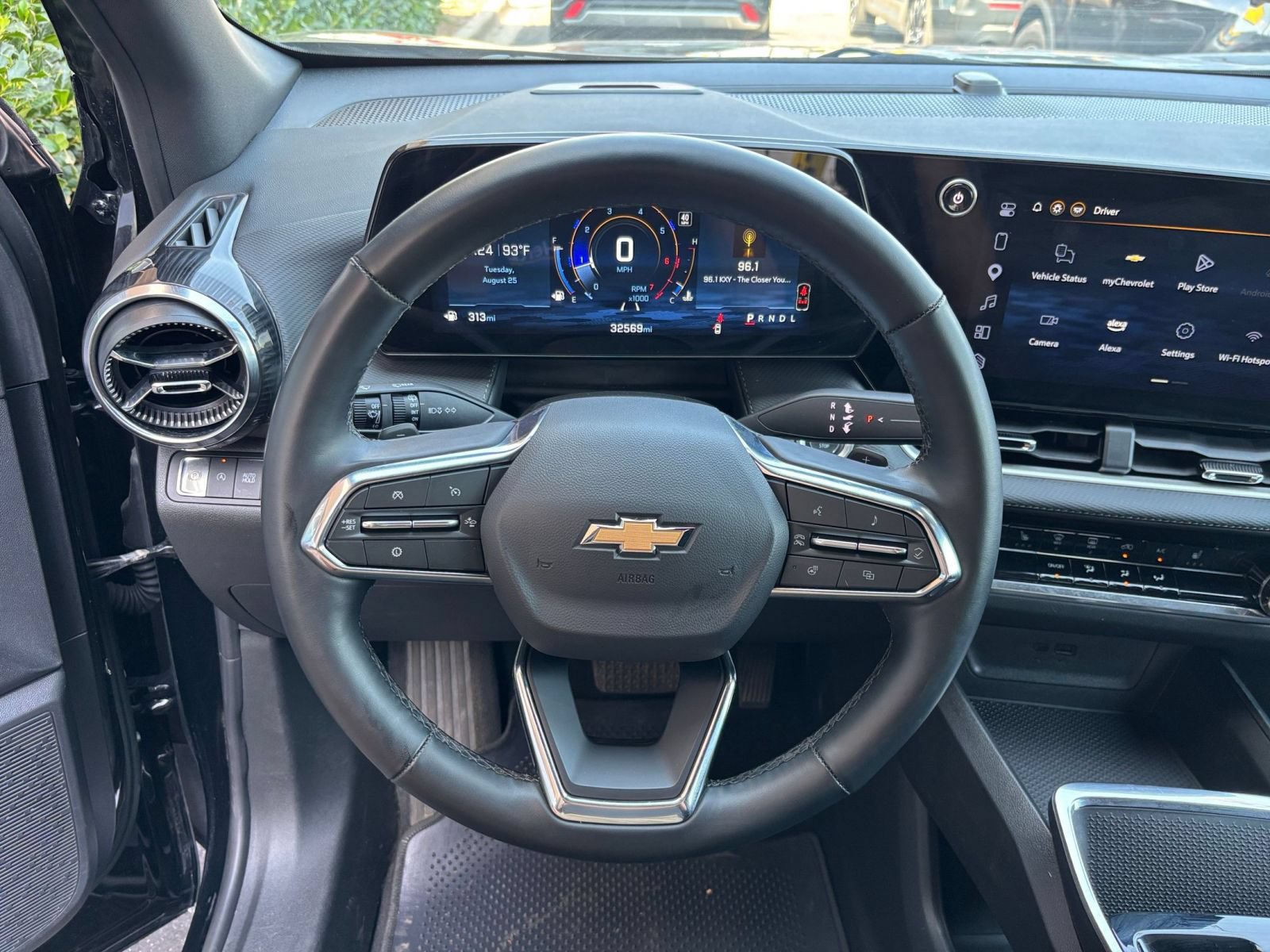 Used 2025 Chevrolet Equinox LT FWD image 28