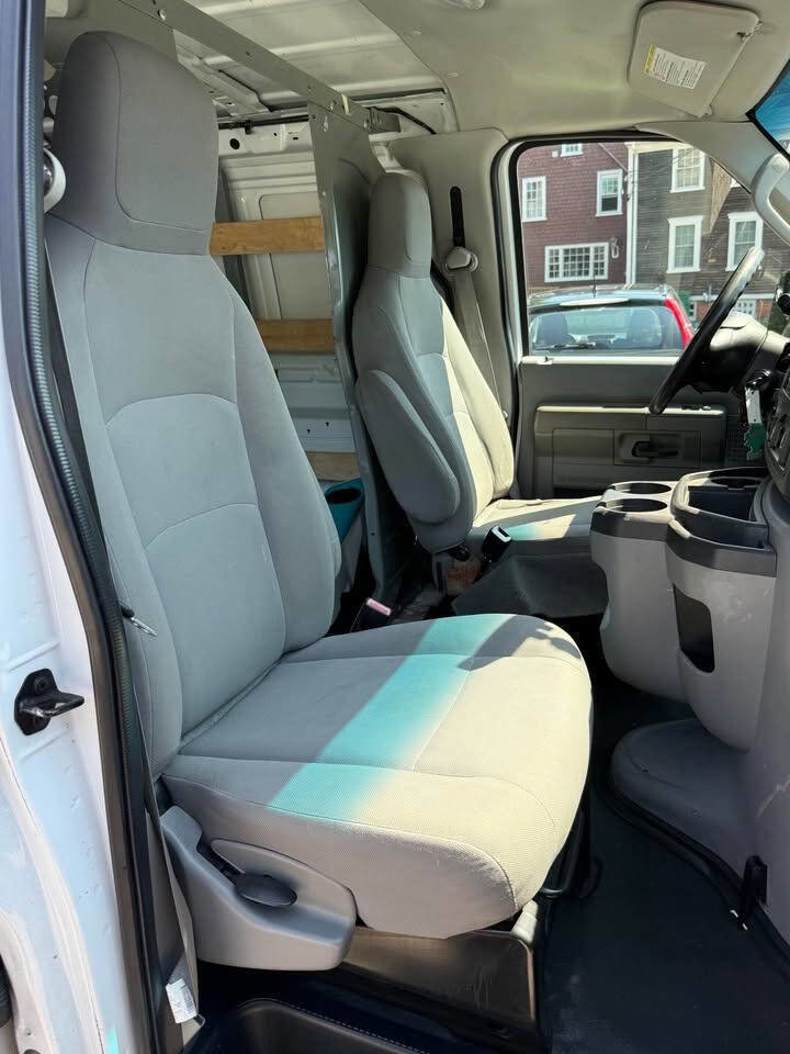 Used 2011 Ford E-250 and Econoline 250 w/ PWR Group image 5