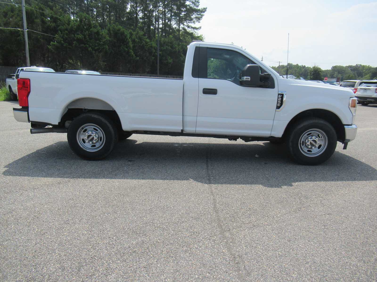 Used 2022 Ford F250 XL w/ Power Equipment Group RWD image 4