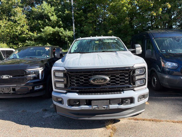 Used 2026 Ford F350 Lariat w/ Black Appearance Package AWD/4WD image 2