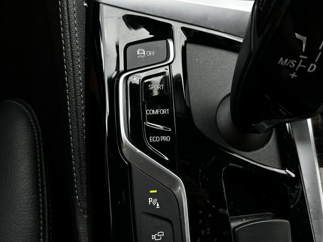 Used 2019 BMW 540i w/ M Sport Package RWD image 23