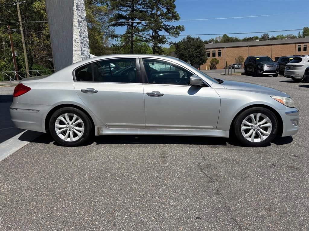 Used 2013 Hyundai Genesis 3.8 image 20