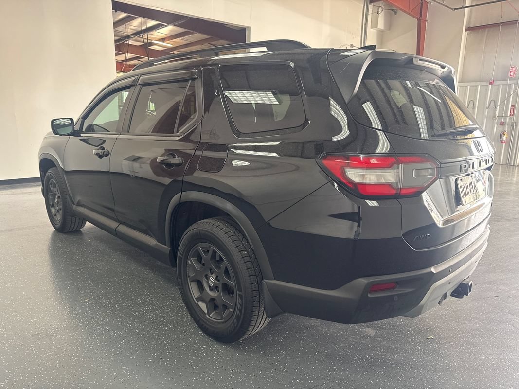 Used 2025 Honda Pilot TrailSport image 6