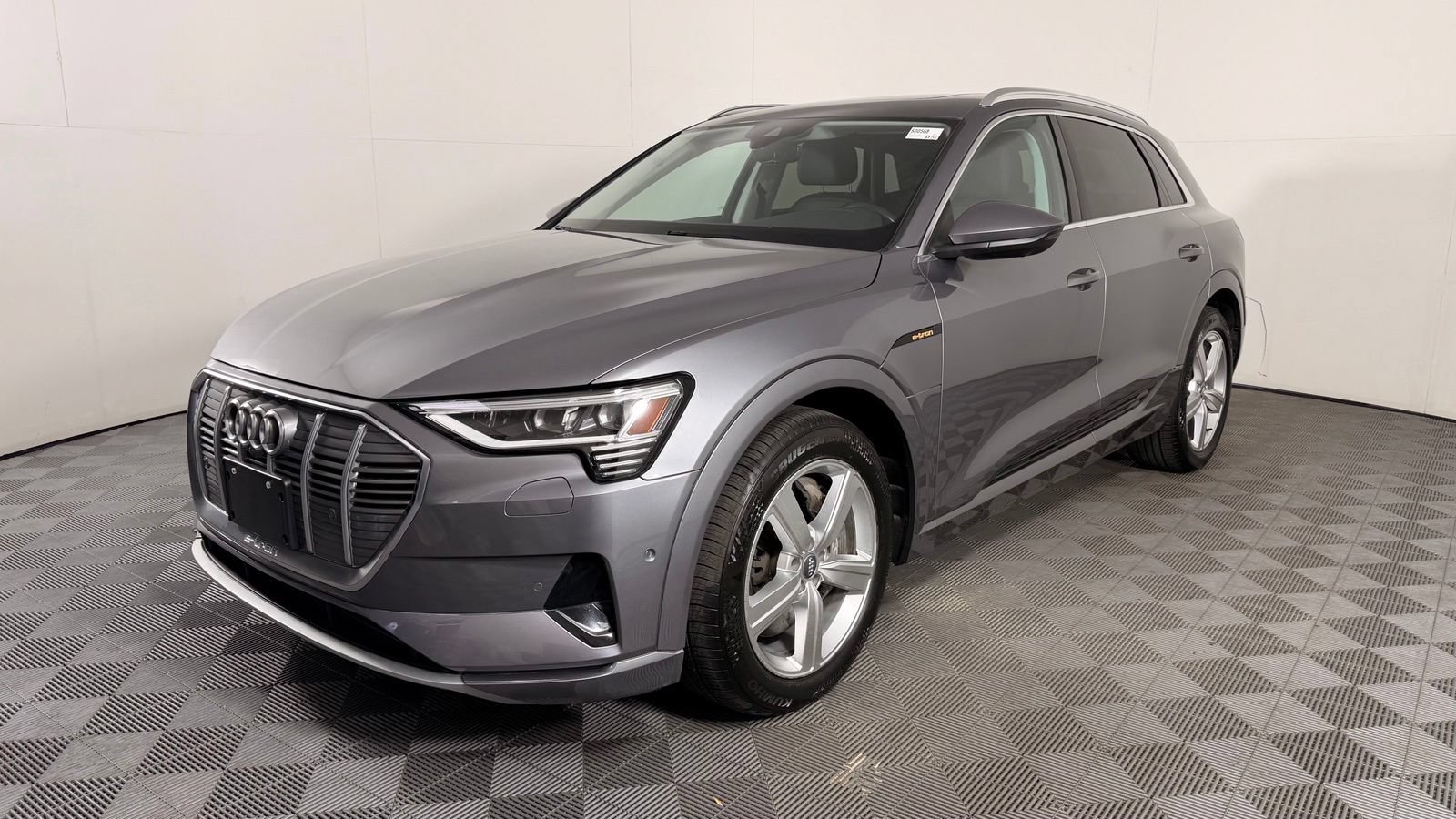 Used 2019 Audi e-tron Premium Plus AWD/4WD image 4