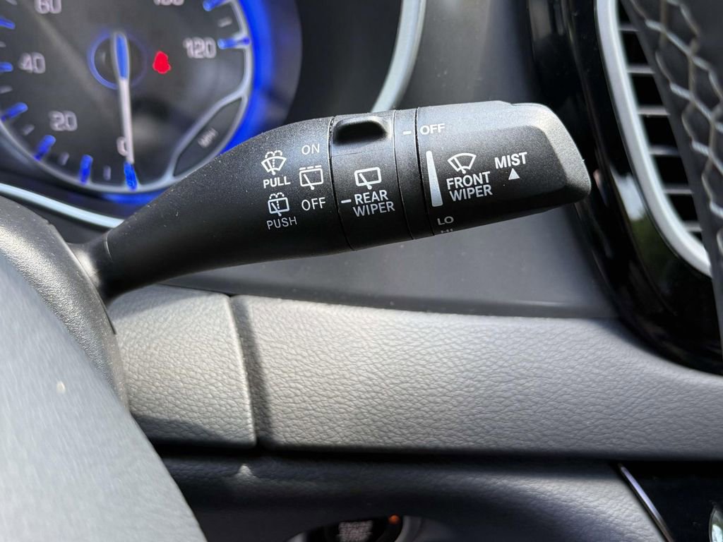 Used 2025 Chrysler Pacifica Select FWD image 26