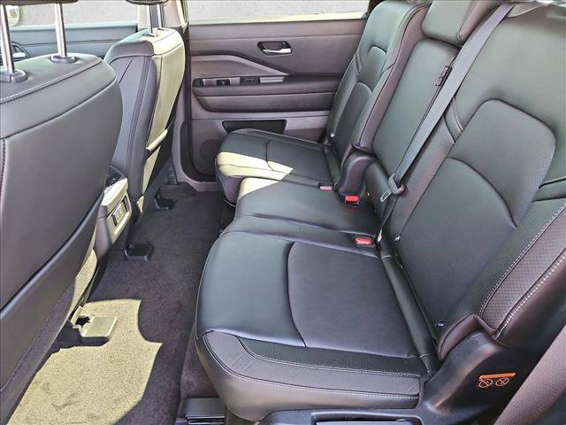 New 2026 Nissan Pathfinder SL FWD image 16