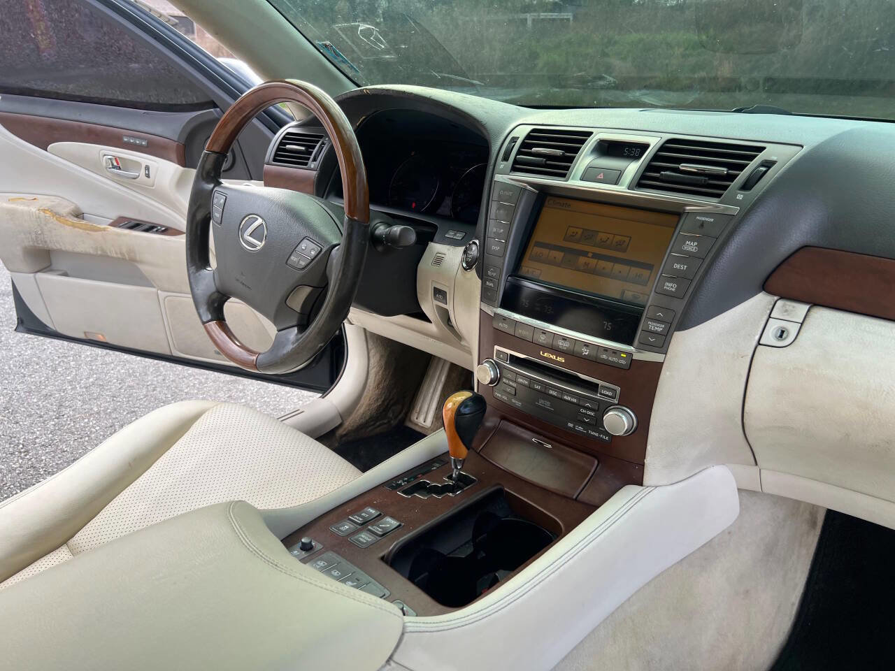 Used 2010 Lexus LS 460 L image 15