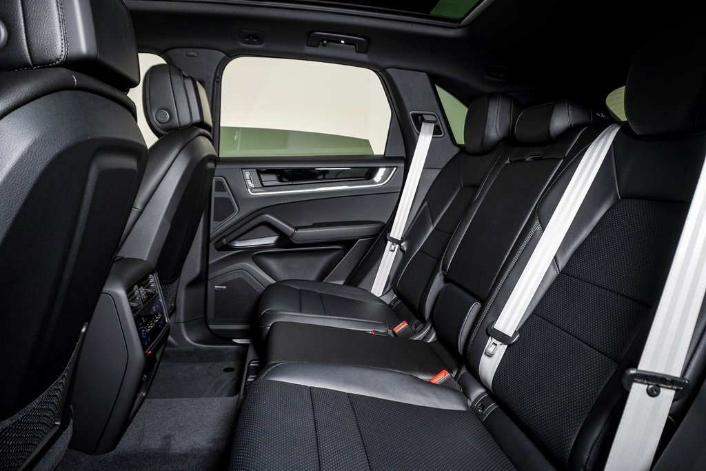 New 2026 Porsche Cayenne E-Hybrid image 17