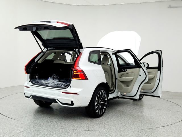 New 2026 Volvo XC60 B5 Ultra w/ Protection Package Premier image 11