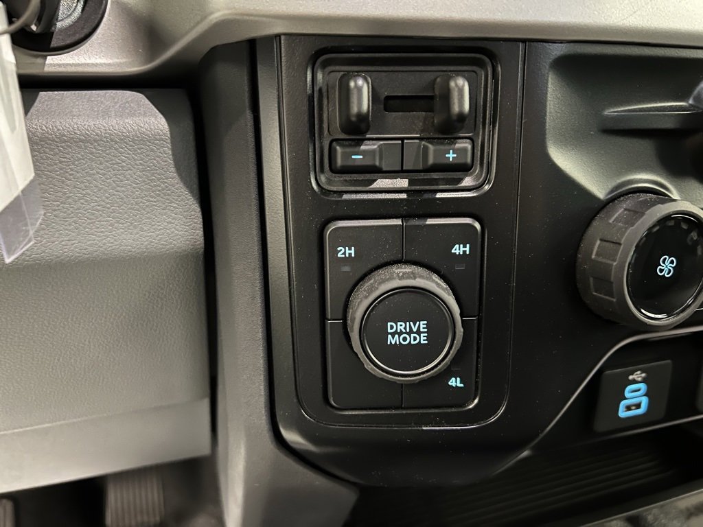 New 2026 Ford F550 4x4 Regular Cab Super Duty image 15