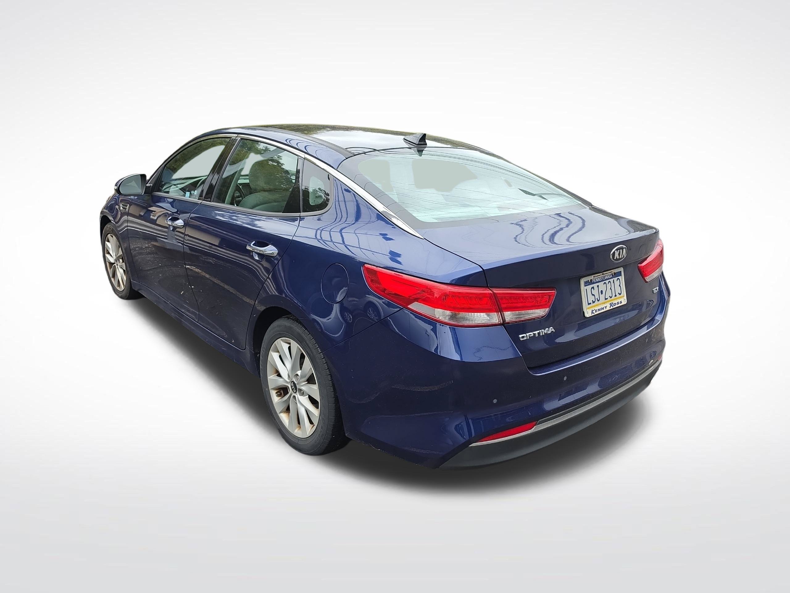 Used 2018 Kia Optima EX w/ Premium Package FWD image 4