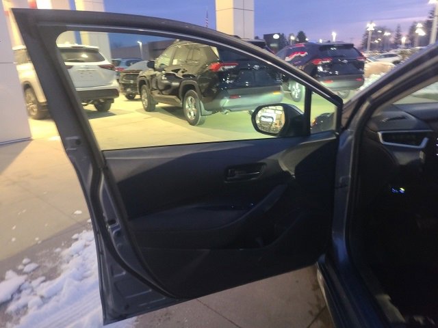 Used 2022 Toyota Corolla LE image 17